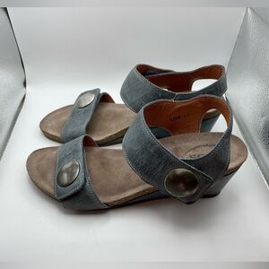 Taos Carousel leather wedge sandals size EU 41